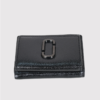 marc-jacobs-the-mini-trifold-wallet-black-3