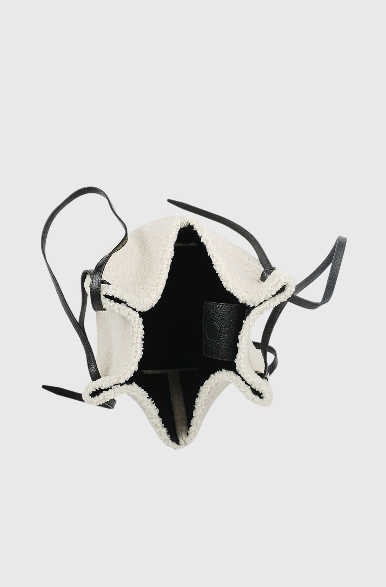 yuzefi MOCHI BOUCLE SHOULDER BAG cream 011