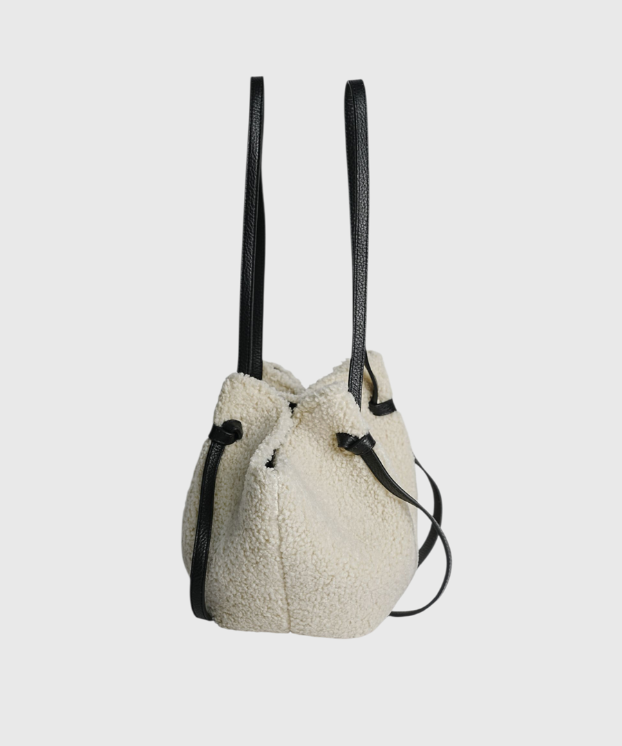 yuzefi MOCHI BOUCLE SHOULDER BAG cream 0110